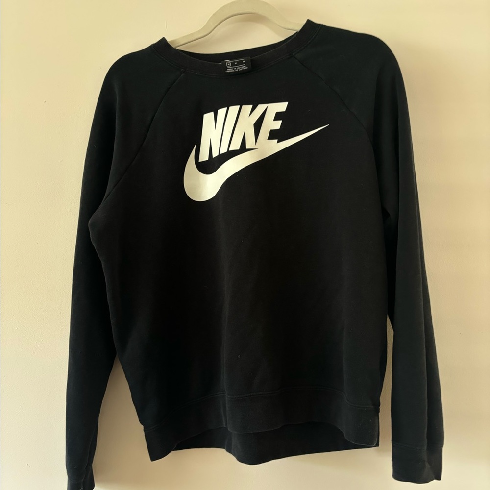 Medium black Nike sweatshirt